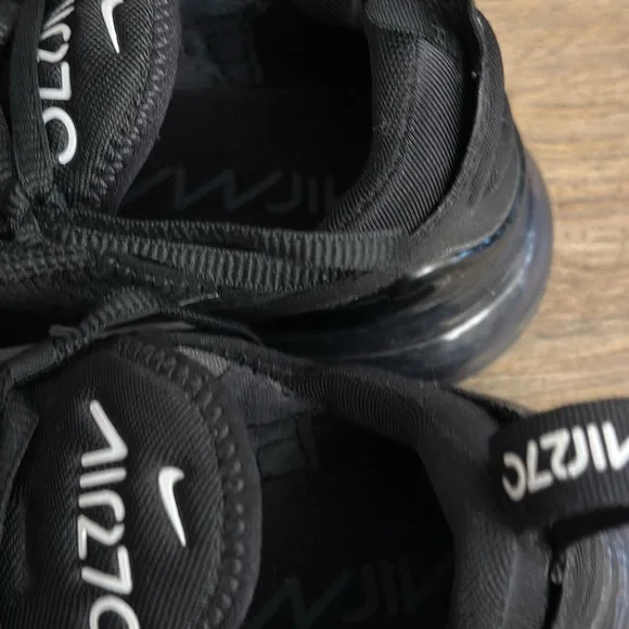 Nike Air Max 270 Sneakers - Picture 9 of 12